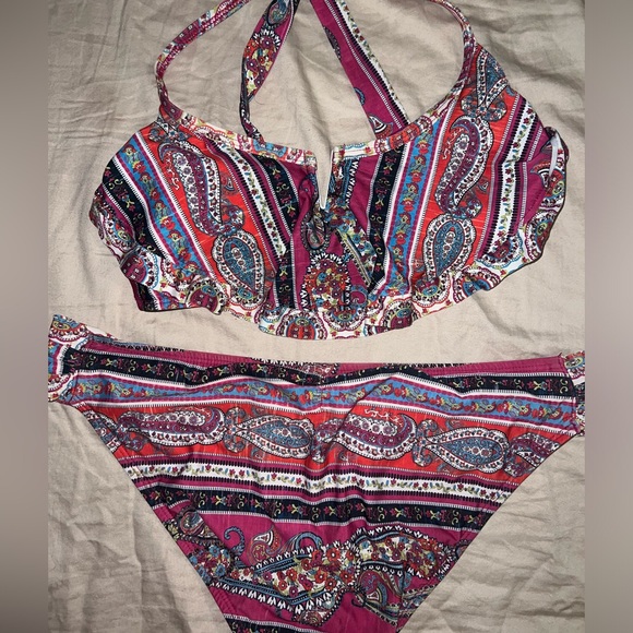 Colorful Bikini! - Picture 2 of 2